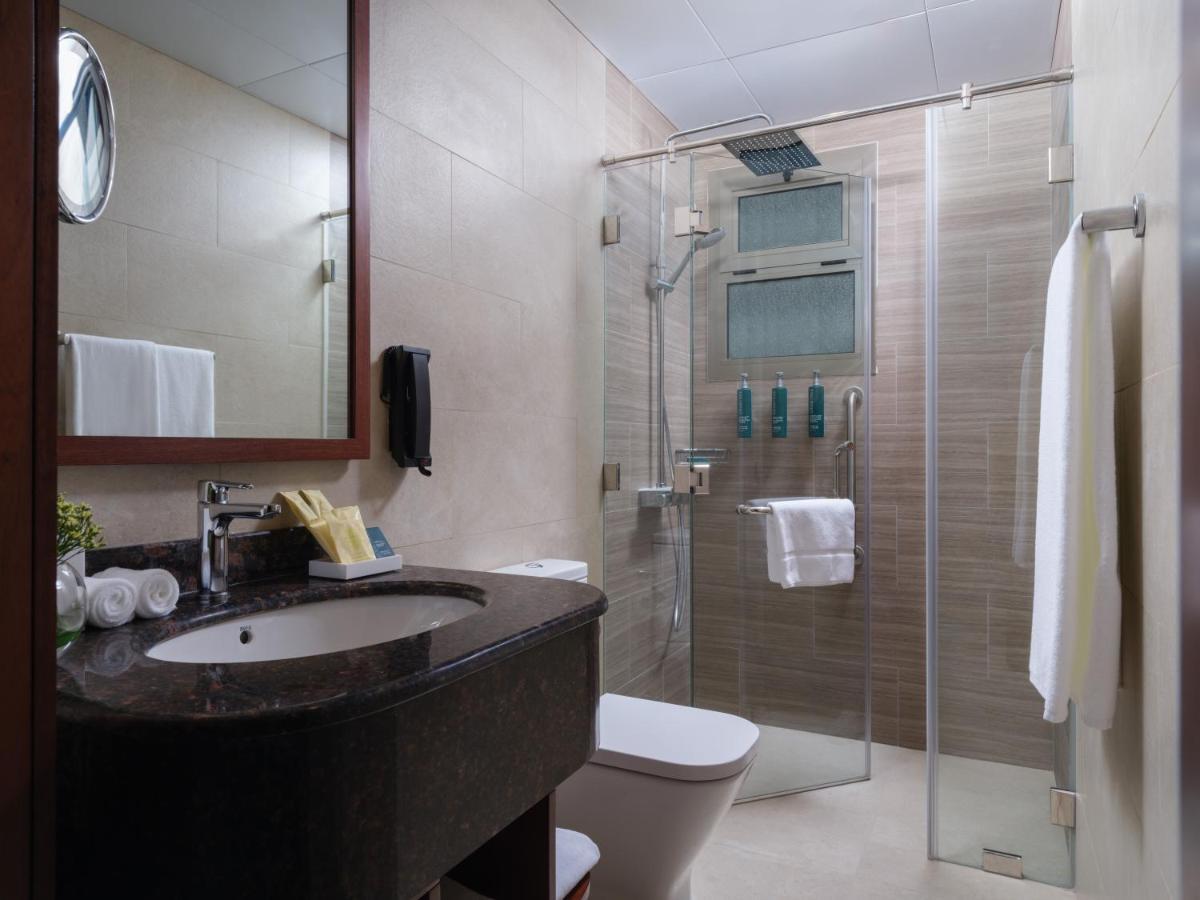 Doubletree By Hilton Muscat Qurum Extérieur photo